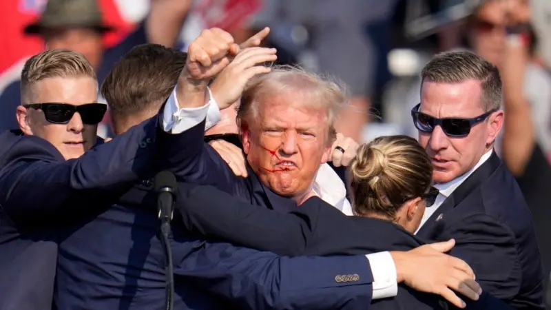 Mitingde açılan ateşte yaralanan Donald Trump'ın durumu iyi