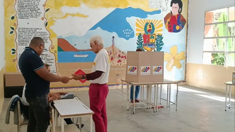 Venezuela'da halk başkanlık seçimi için sandık başında