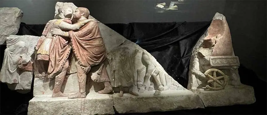 Roma imparatorlarının kucaklaşma sahnesi, Kocaeli Arkeoloji Müzesi'nde ilk kez ziyarete açıldı