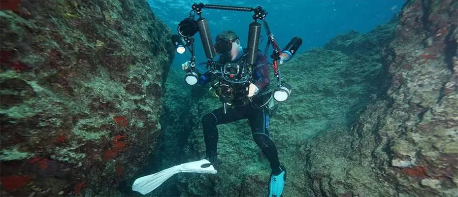 Su altı fotoğrafçıları Akdeniz'in derinliklerindeki güzellikleri görüntülemek için dalıyor