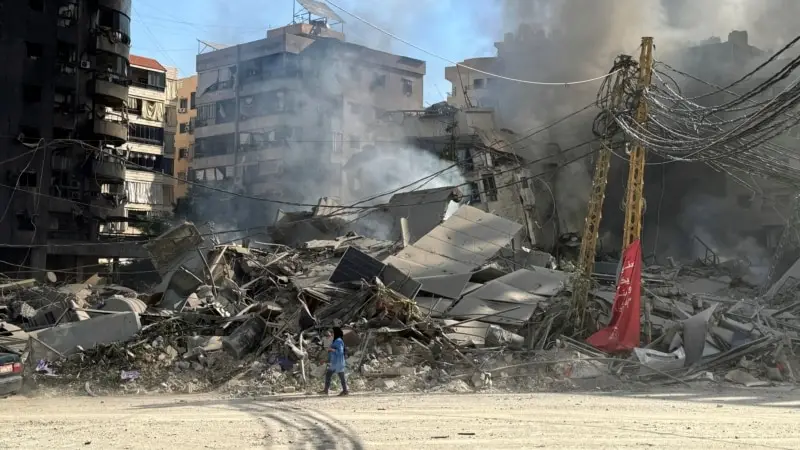 İsrail Beyrut'un merkezini vurdu, Lübnan'ın güneyinde yaşayanlara bölgeyi boşaltması çağrısı yaptı