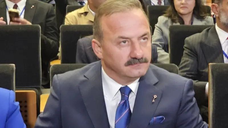 Ağıralioğlu milliyetçi-muhafazakar çizgide Anahtar Parti’yi tanıttı: “Öcalan’la çözüm önerilemez”