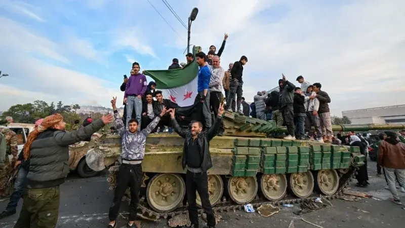Suriye'de isyancılar Şam’a girdi; Esat'ın ülkeyi terkettiği bildiriliyor