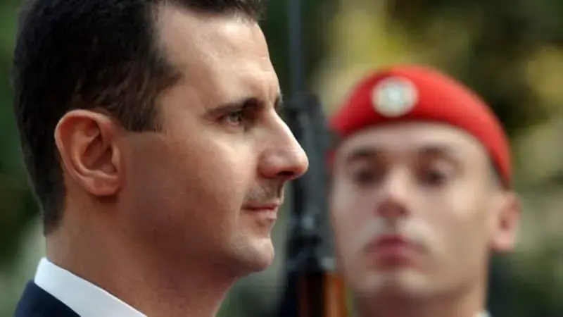 Suriye'de 2011’den beri süren savaşın ardından Esat'ın devrilmesi on yıllardır süren hanedanlığını sona erdirdi