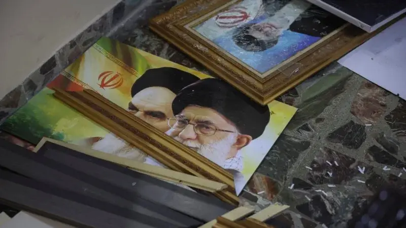 “Suriye'de Esat'ın çöküşü İran'ın 'direniş eksenine’ darbe vurdu”