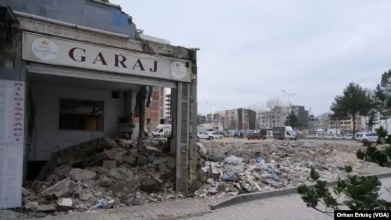 Otel sahibine 18 yıl hapis cezası verildi, aileler tepkili