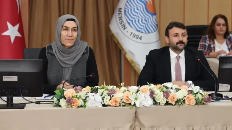 Mersin Akdeniz Belediyesi Eş Başkanları tutuklandı, yerlerine kayyum atandı