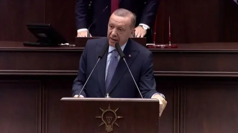 “Herkes Suriye’den elini çeksin. Biz Suriyeli kardeşlerimizle DEAŞ’ın da YPG’nin de kafasını ezeriz”