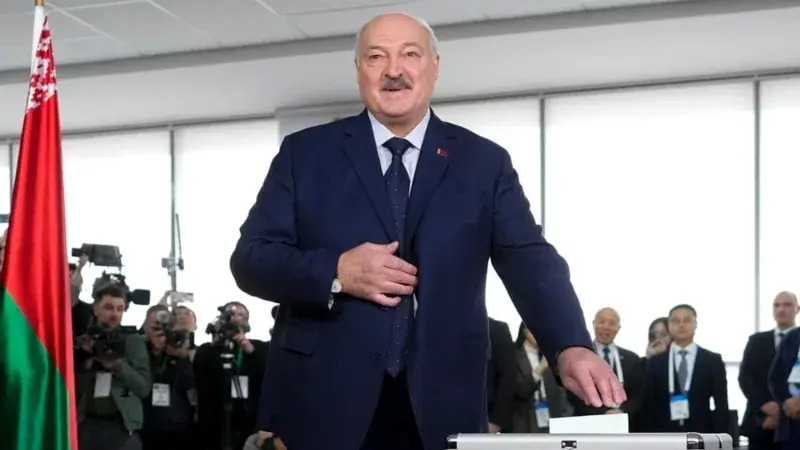 Belarus muhalefeti ve Batılı liderler Lukaşenko'nun yeniden seçilmesini kınadı
