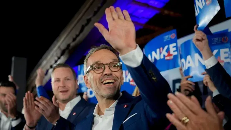 Avusturya‘da göçmen karşıtı FPÖ'ye hükümet kurma görevi verildi