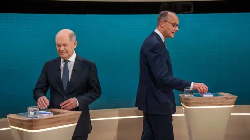 Almanya'da seçim öncesi başbakan adayları Scholz ve Merz televizyonda karşı karşıya geldi