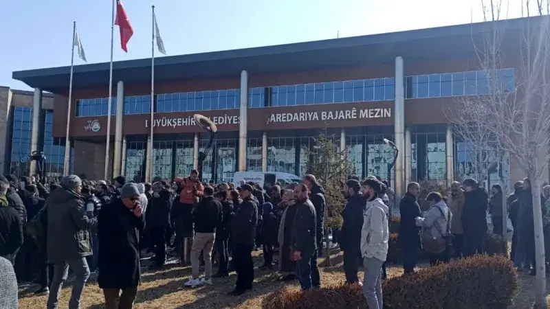 “Diyalog sürecini dinamitlemeyi mi hedefliyorsunuz?”