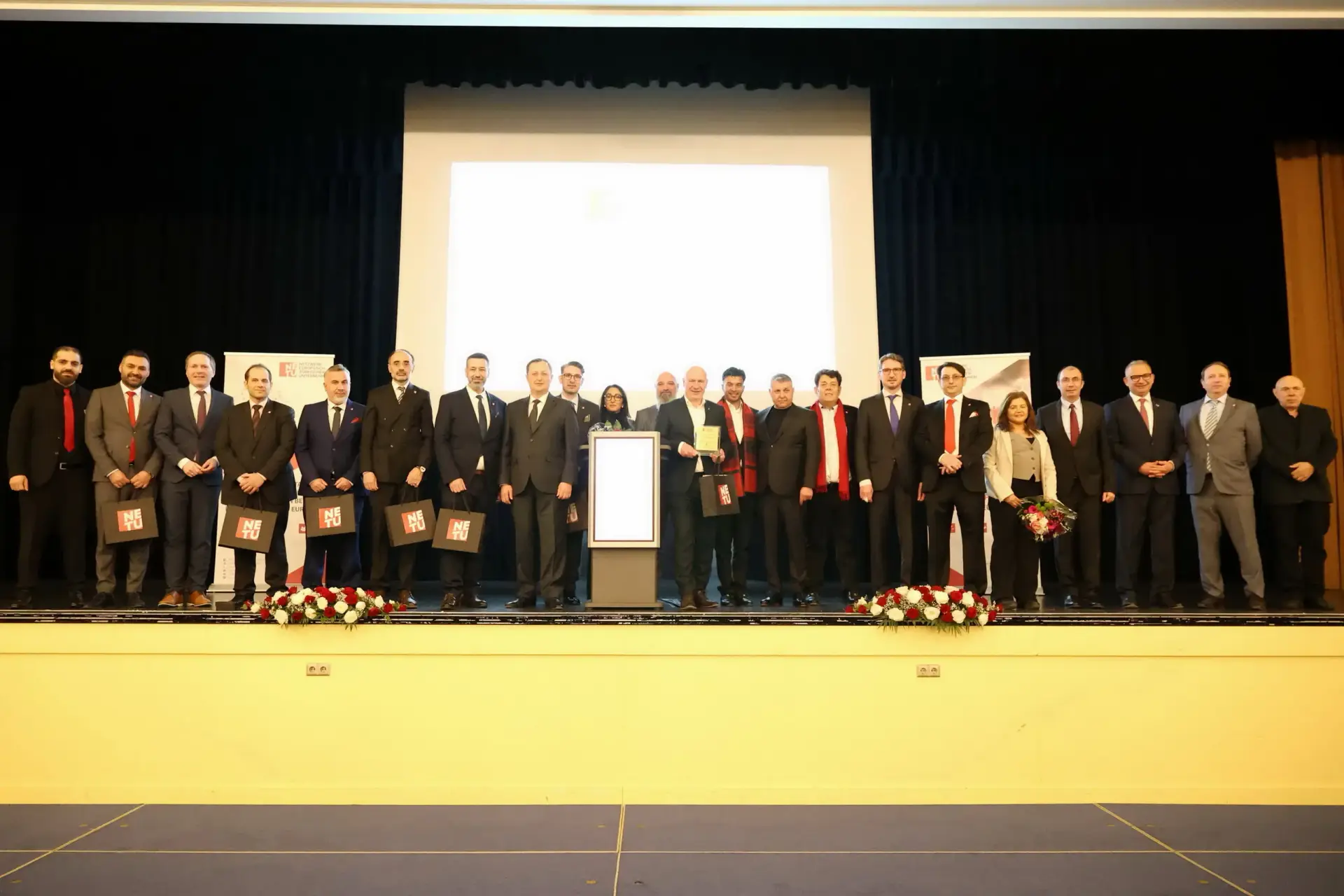 Berlin’de NETU’nun İftar Programı Yoğun Katılımla Gerçekleşti