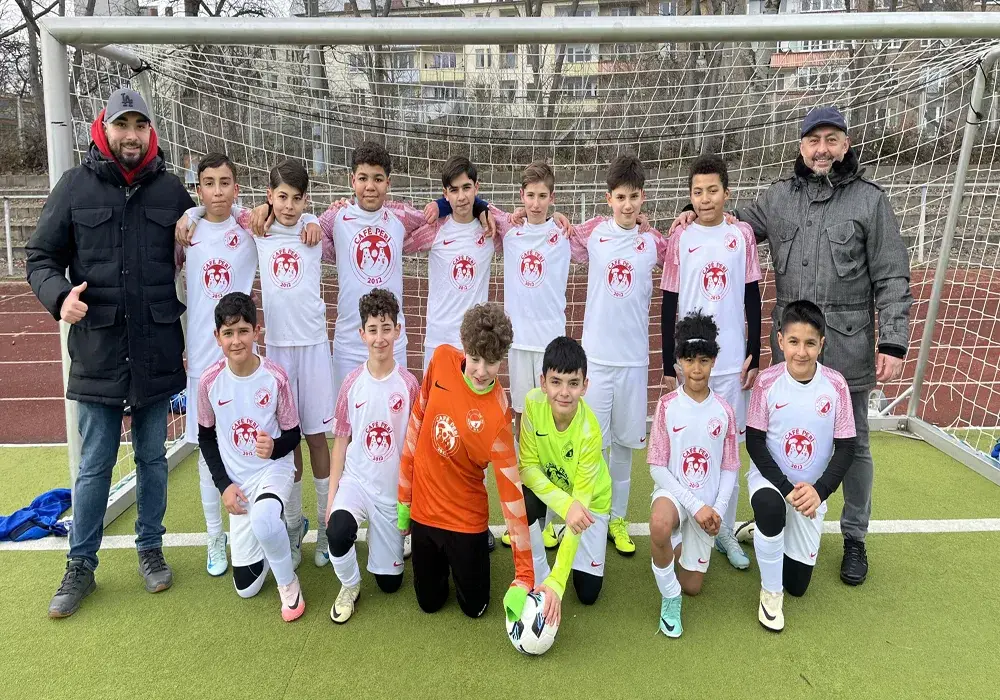 Türkiyemspor Berlin U12 takımı lig ikincisi