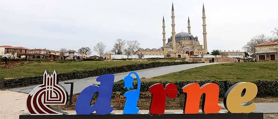 Selimiye Camisi ihtişamıyla 450 yıldır ilgi görüyor