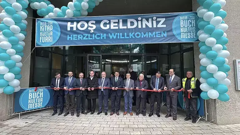 ‘3. Kitap ve Kültür Fuarı’ Köln’de açıldı