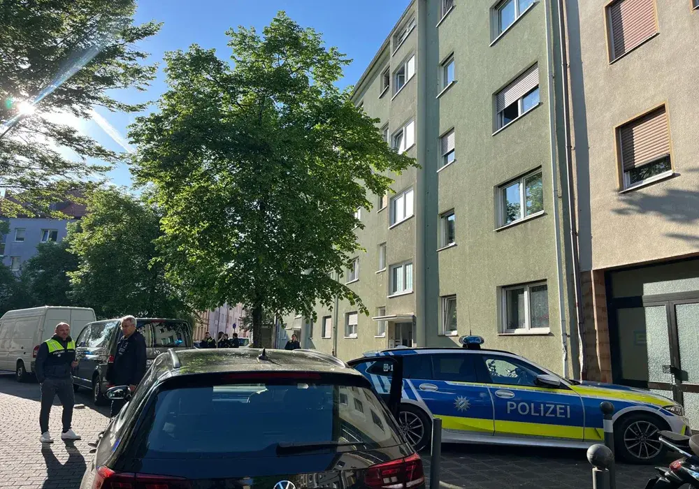 Almanya'nın Lahr kentinde apartman dairesinde iki kişinin cansız bedeni bulundu