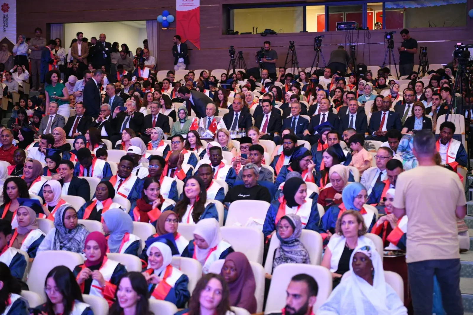 Türkiye Burslusu Uluslararası Öğrenciler Mezuniyet Sevinci Yaşadı