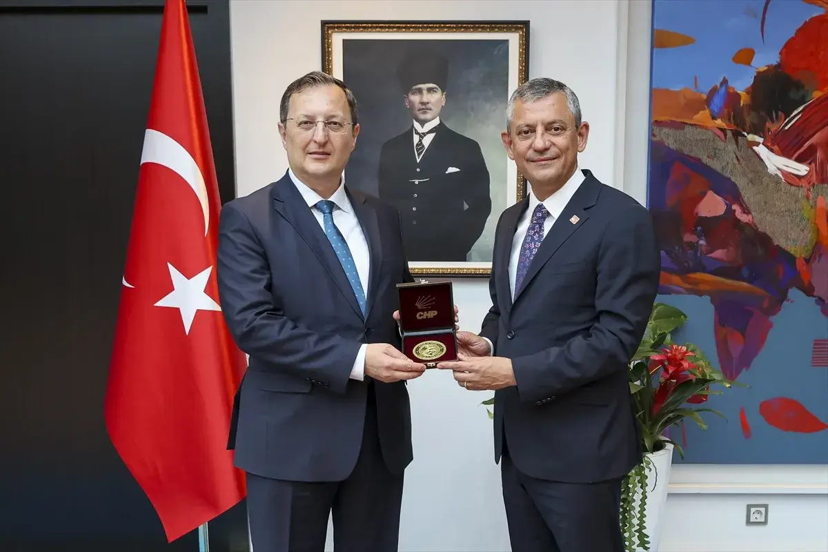 CHP Genel Başkanı Özel, Türkiye'nin Berlin Büyükelçisi Turan'ı ziyaret etti