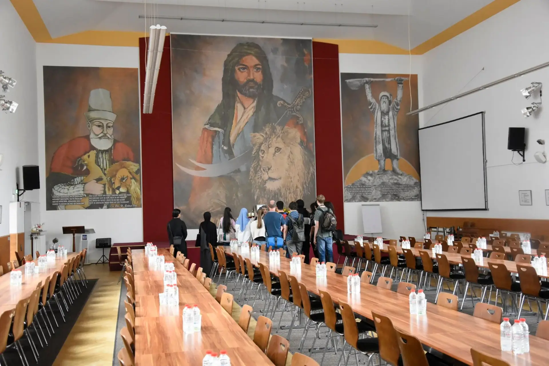 Berlin’de Üç Okuldan Öğrenciler Cemevi’ni Ziyaret Etti