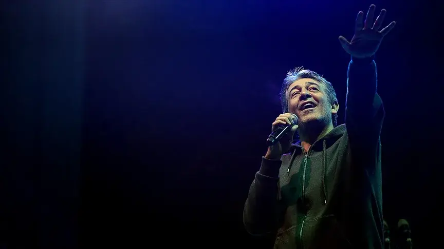 Müzik dünyasının "kalbi yaralı" sanatçısı: Murat Göğebakan