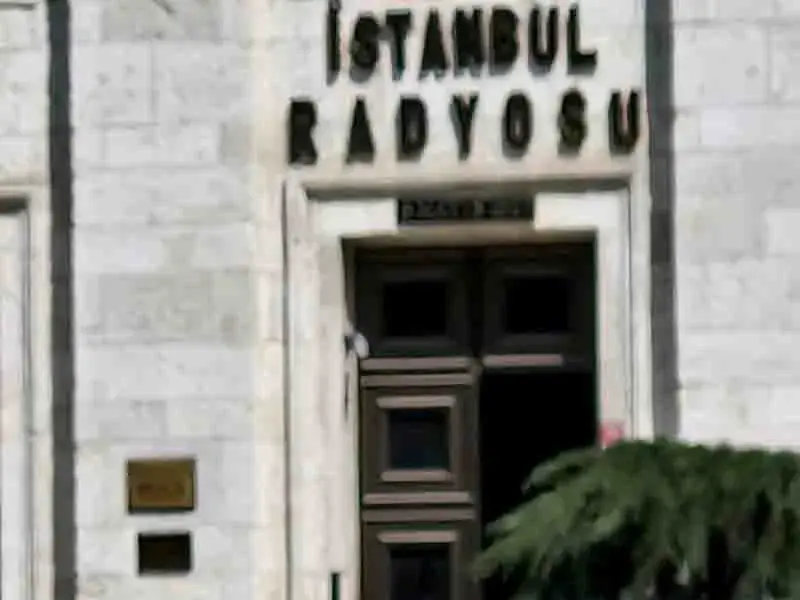 Radyo Tarihinin Kalbi Sessizliğe Büründü