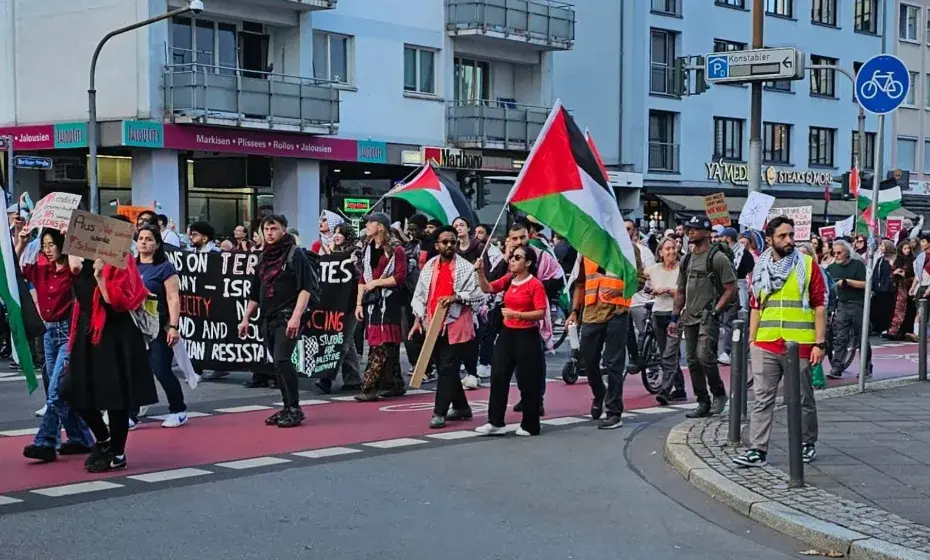Frankfurt’ta Filistin İçin 11 Bin Kişilik Protesto