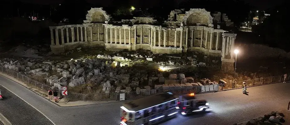 Gece müzeciliği Antalya'daki antik kentleri daha da canlandırdı