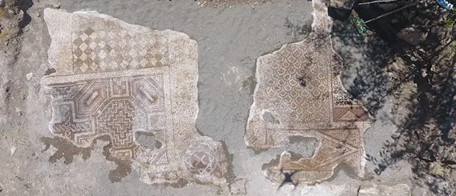 Mezar kazarken bulunan mozaikte içinde haç motifi bulunan "Davud Yıldızı" sembolü tespit edildi