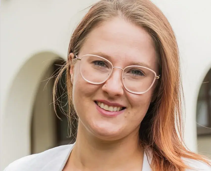 Almanya’da 31 Yaşındaki Belediye Başkanı Selina Holl İstifa Etti