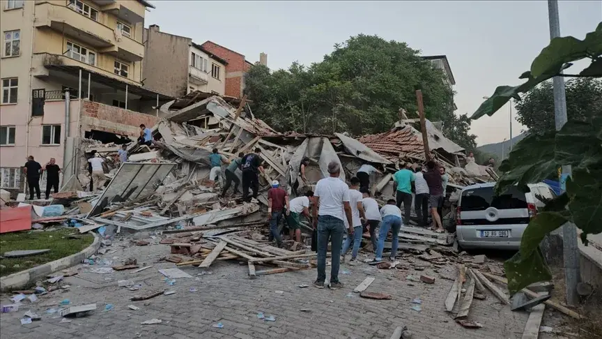 Balıkesir'de 6,1 büyüklüğünde deprem