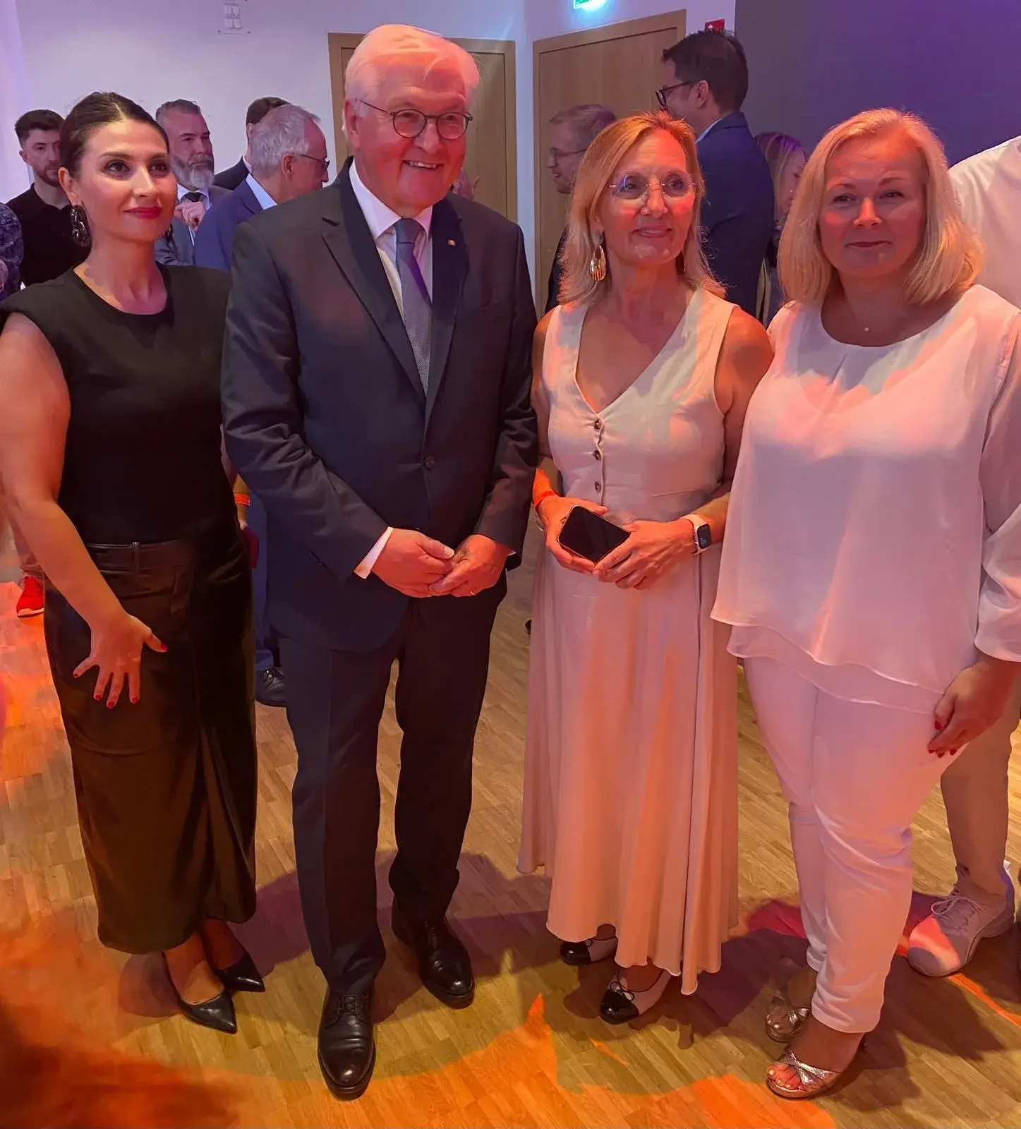 Cumhurbaşkanı Steinmeier’den Menekşe Korosuna Ziyaret