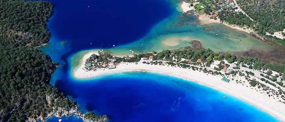 Yıl Sonunda 53 Milyon Yabancı Ziyaretçi, 64 Milyar Dolar Turizm Geliri Bekleniyor