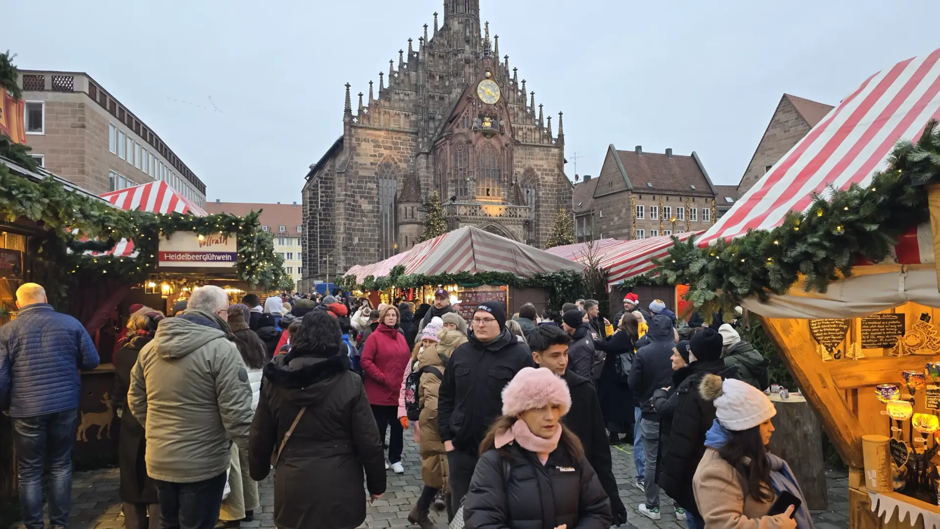 Nürnberg Noel Pazarı Açıldı: Antalya Standına Yoğun İlgi