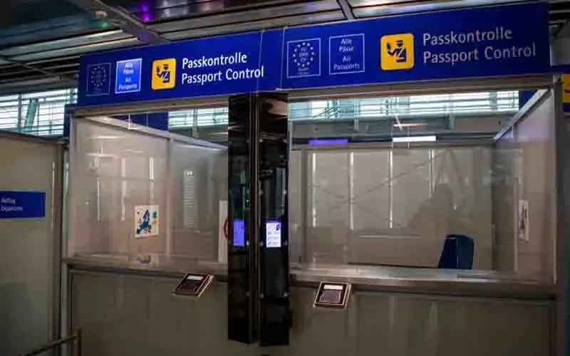 Nürnberg Havalimanı’nda Pasaport Kontrolünde Yeni Dönem