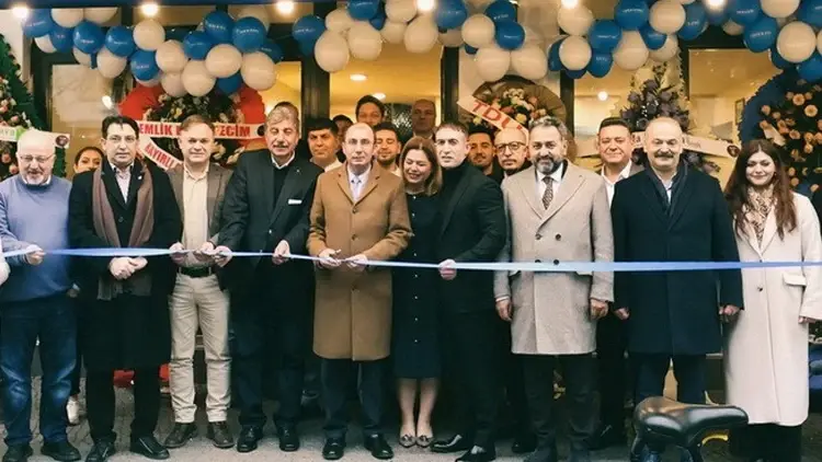 Berlin Kreuzberg’de “Taka-Balık Evi” Açıldı: Türk Balık Kültürü Berlin’e Taşındı