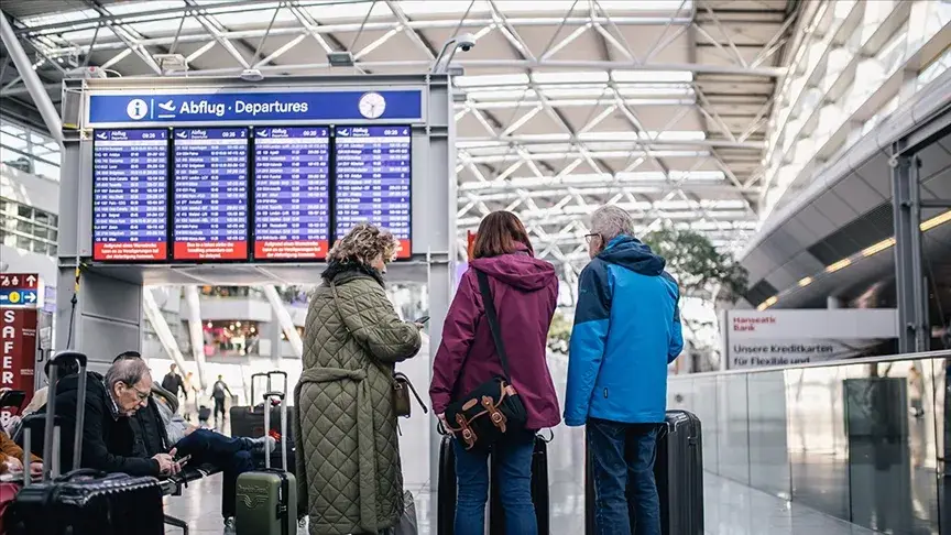 Lufthansa pilotlarının grevi uçuş trafiğini etkiliyor