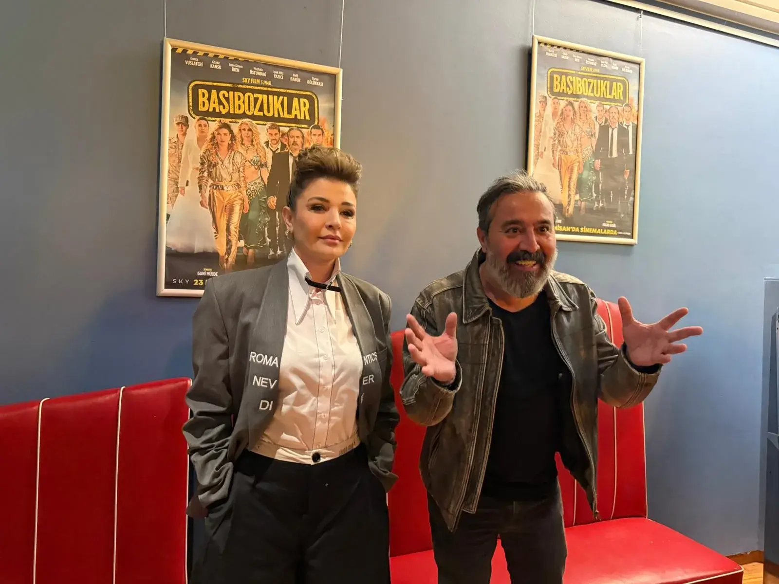 “Başıbozuklar” Berlin’de Gala Yaptı: Kahkaha Dolu Geceye Yoğun İlgi