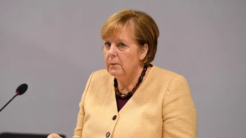 Merkel’e Avrupa Liyakat Nişanı