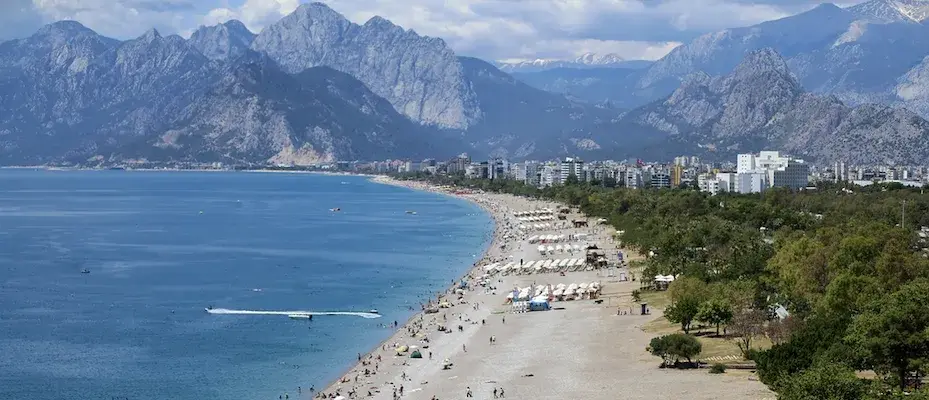 Sahillerde bayram tatili yoğunluğu yaşanıyor