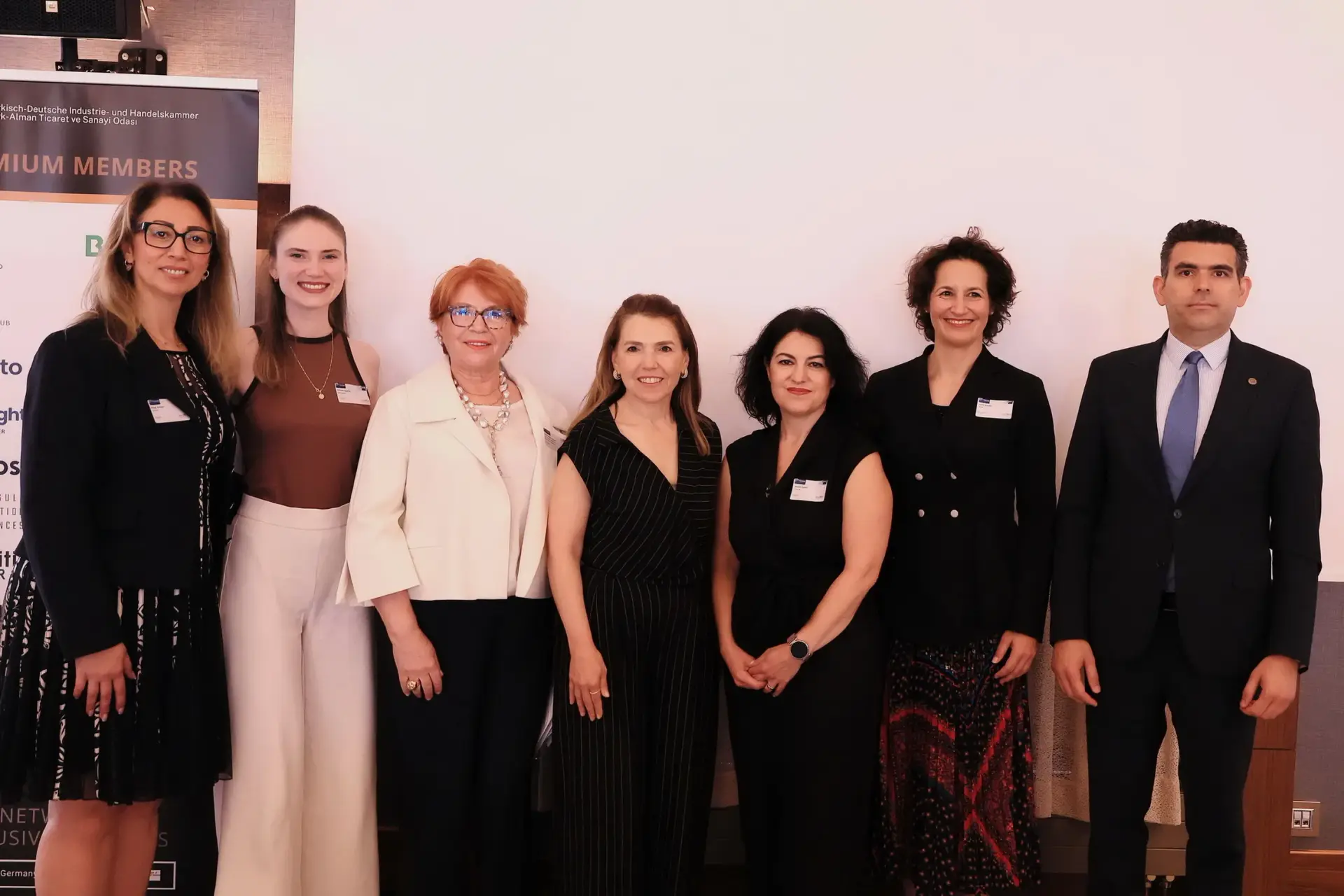 Berlin’de Kadın Liderliği Zirvesi