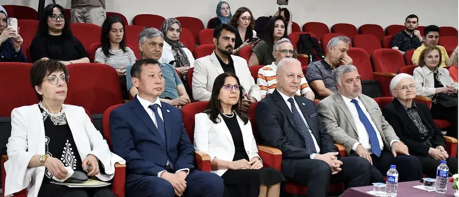 1926 Bakü Türkoloji Kurultayı Vizyonu ve Türk Akademisi