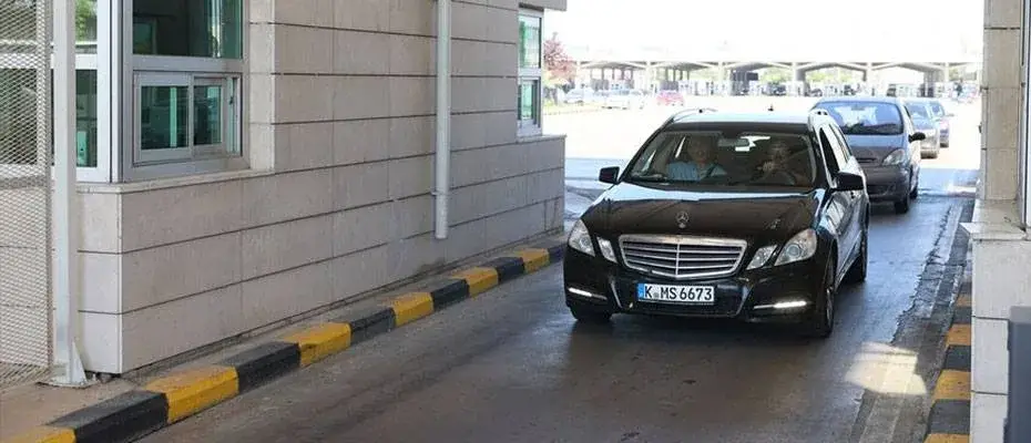 Gurbetçilerin yaz tatili yolculuğu Türkiye'ye girişlerle başladı